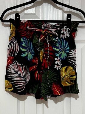 SHEIN Black Tropical Floral Drawstring Shorts